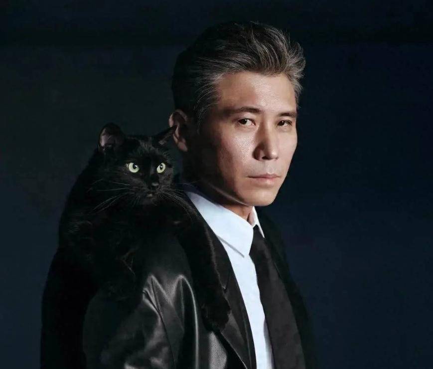 原创            同样是老戏骨加盟综艺，在李乃文的游刃有余下，唐国强像“混子”