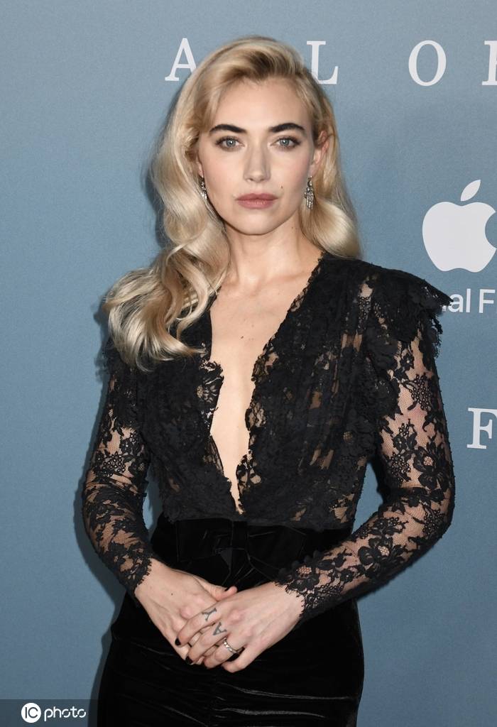 伊莫珍·波茨出席电影《你的全部》纽约首映式