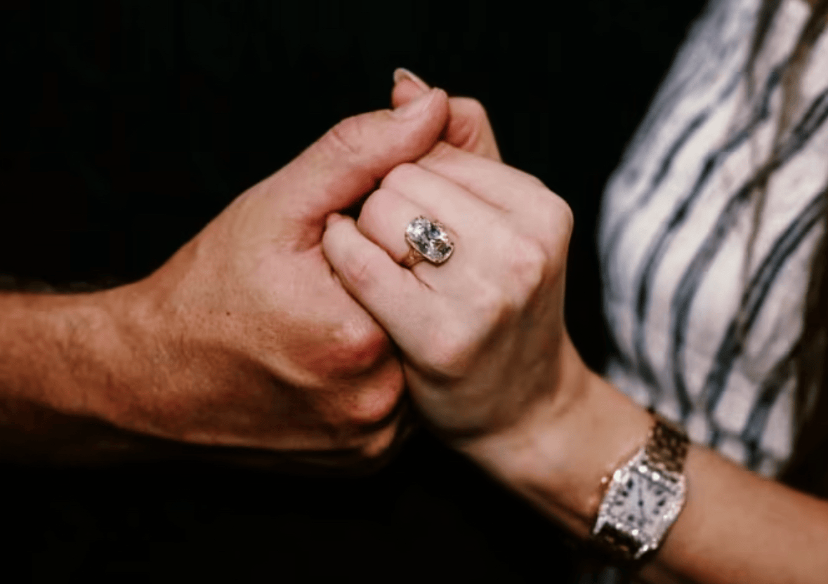 “霉霉效应”席卷珠宝界：婚戒越大，爱情越真？