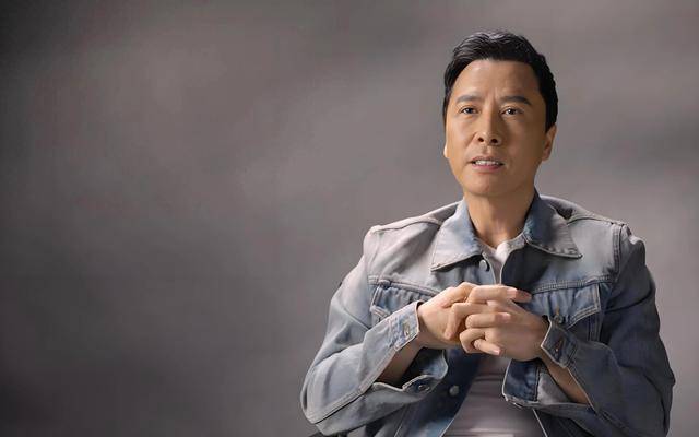 原创            这一次，受邀观礼九三阅兵的甄子丹，让李连杰和整个娱乐圈沉默了