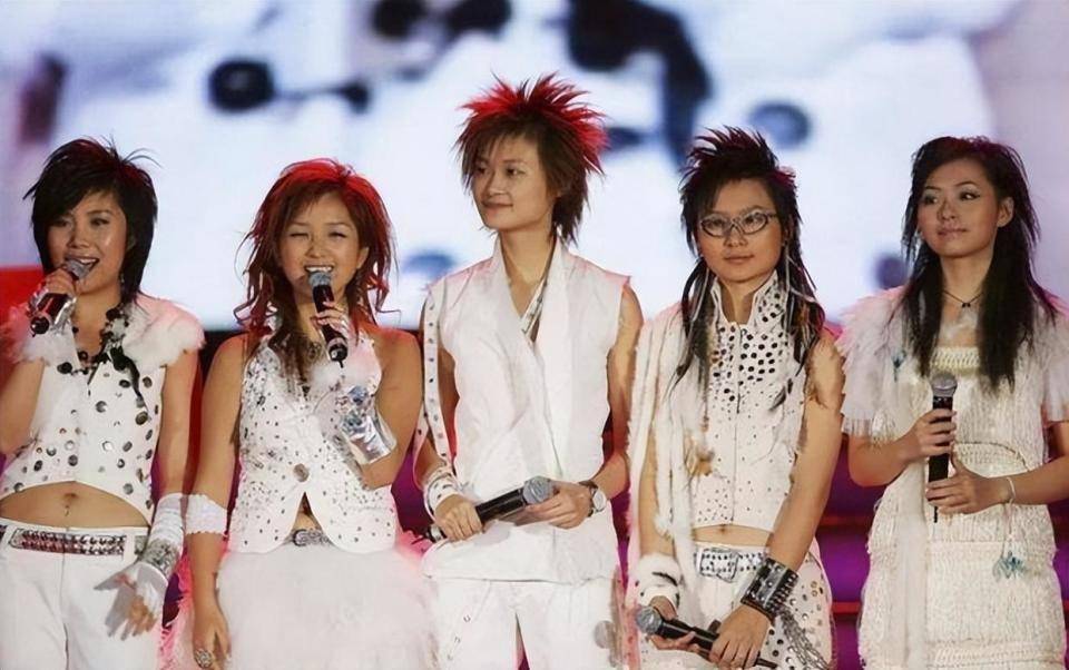 20年后再看初代“超女”：李宇春仍是顶流，张靓颖因爱蹉跎？