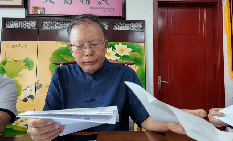 服中药情况挺好，是否应该停用其它药物，单吃中药？