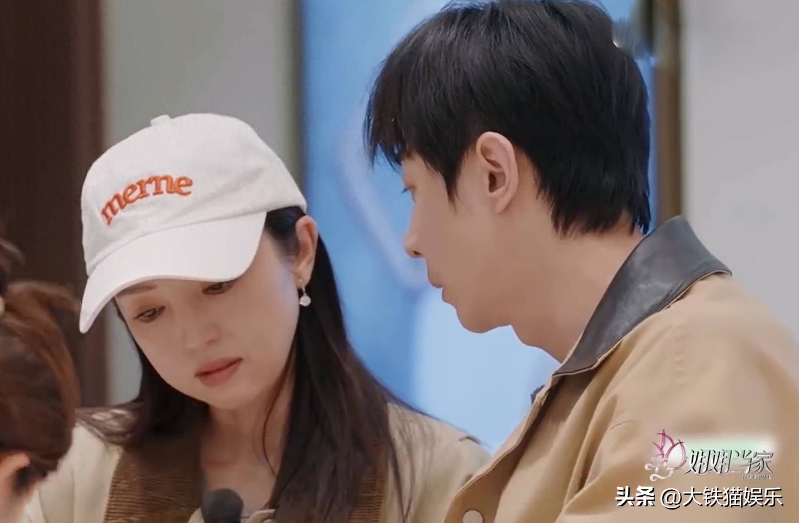 原创            看完杜淳和王灿合影，再看他和张嘉倪合影，生理性喜欢显而易见