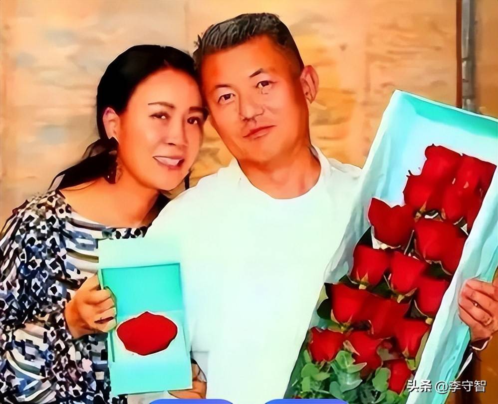 原创            那英忙着录节目赚钱丈夫却被曝出轨，孟桐与美女举止亲密并带回家