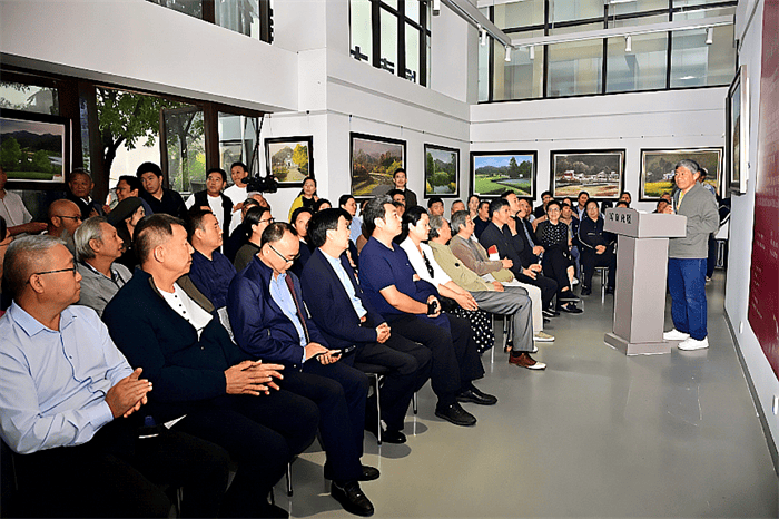 郭华大别山革命老区写生作品展在郑州启幕