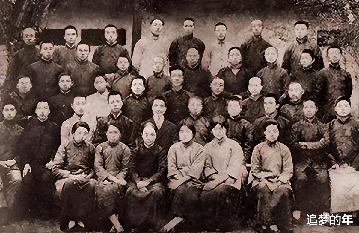 原创            她和开国大将离婚后，嫁给副省长，次子是中将，三儿媳家喻户晓