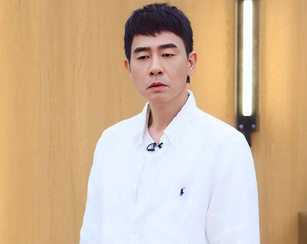 原创            《披哥5》李承铉哭上热搜，哥哥们不拼舞台拼哭戏，你看得下去吗