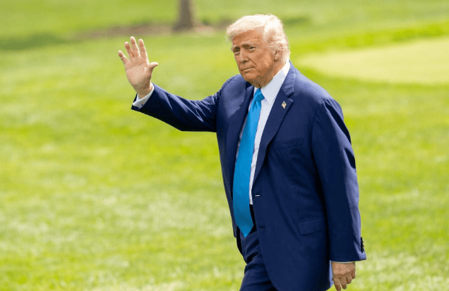 中美谈完不到3天，美国真面目曝光了，美军军舰强闯台海，东部战区火速行动！