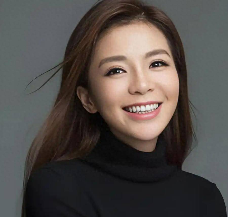 原创            “央视一姐”朱迅的落寞，是整个主持界的一大损失，令人惋惜不已