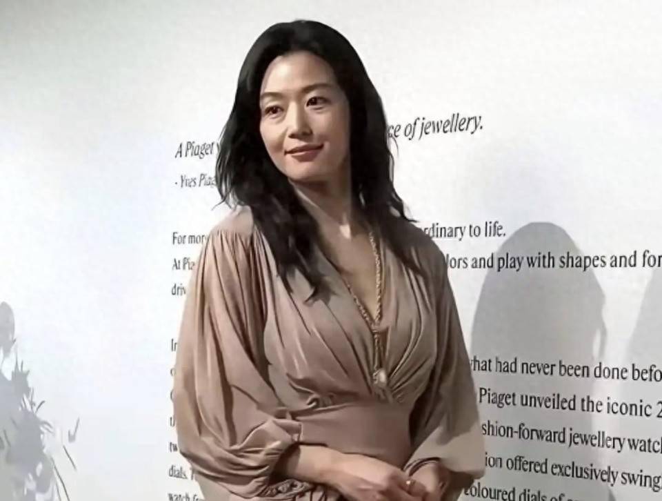 原创            全智贤晚节不保？新剧台词内涵中国，“全面封杀”或已开启