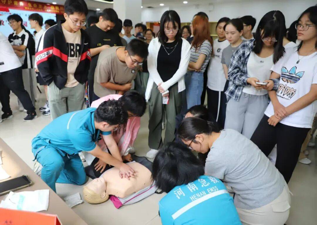 “百年省医 福泽行动”健康科普走进郑州大学