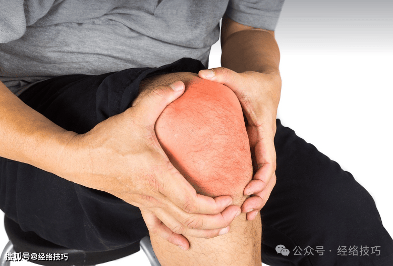 原创            走路时膝盖突然发软，别以为是累了，或有这些信号