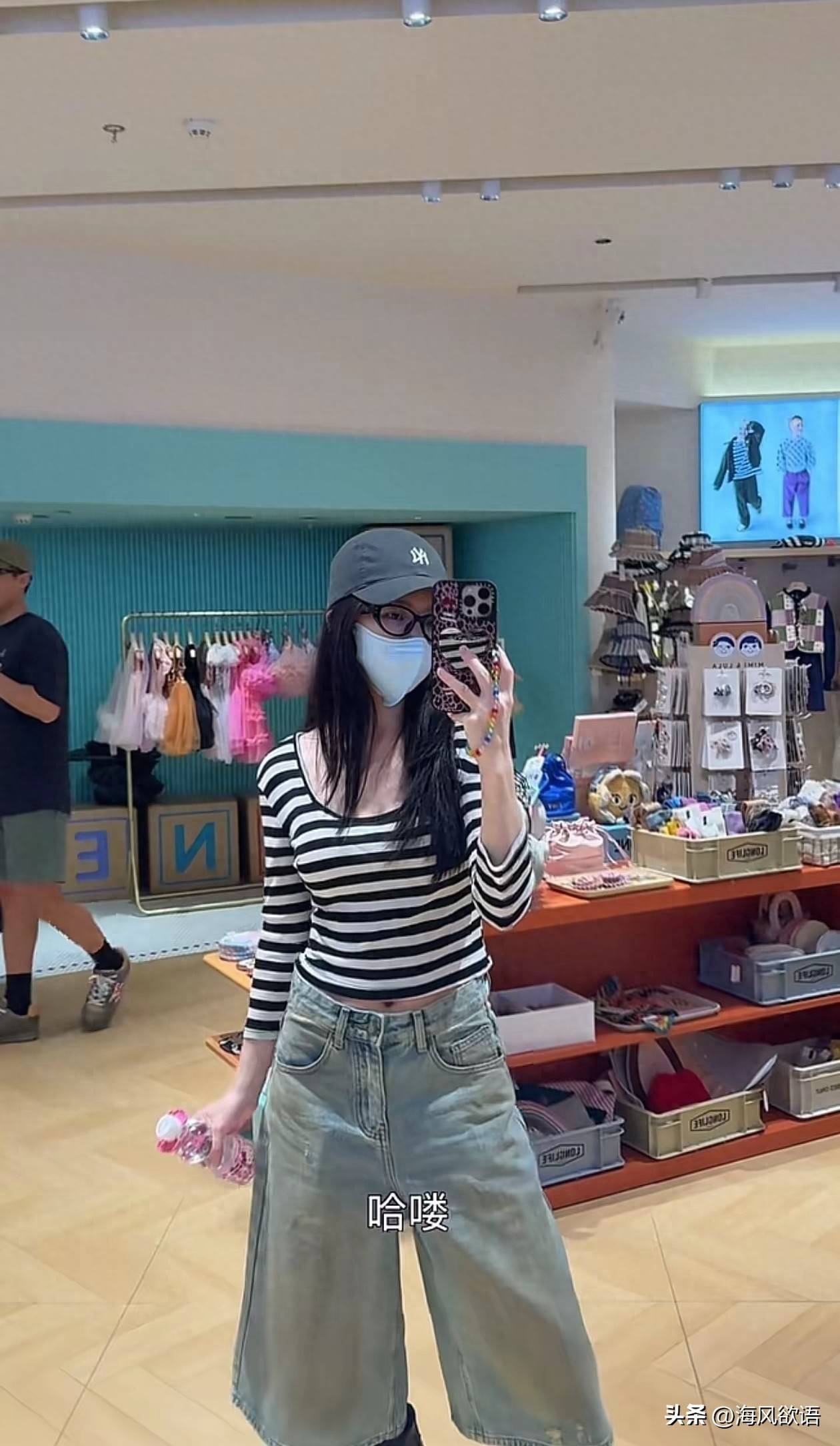 原创            杜淳带妻女逛商场，王灿37岁状态似少女，女儿双辫造型萌翻网友