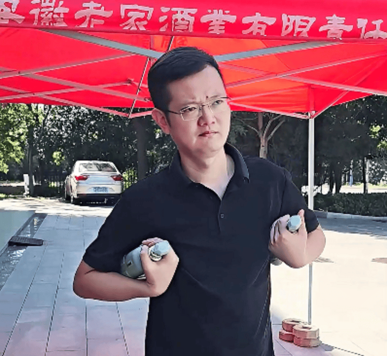 打酒节：你的肝脏还健康吗？喝完酒有这4个反常，就该自查了！