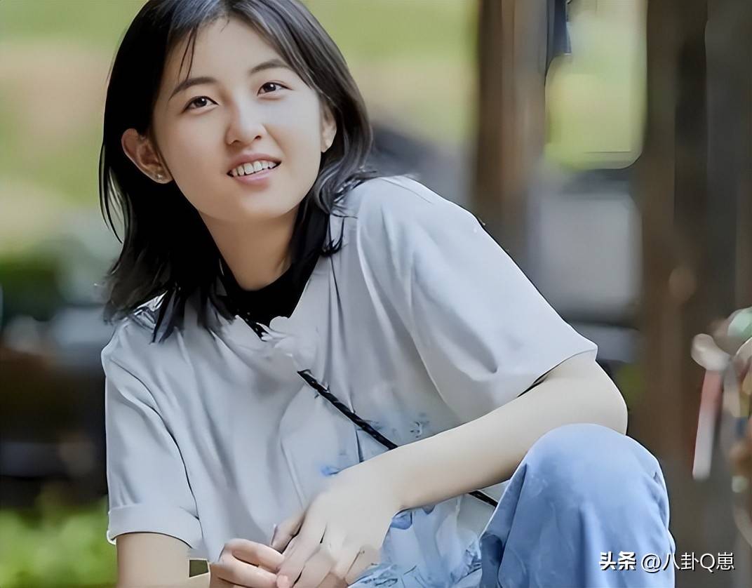 原创            张子枫谭松韵乌镇重聚，一个邋遢一个甜美，看着就非常难受