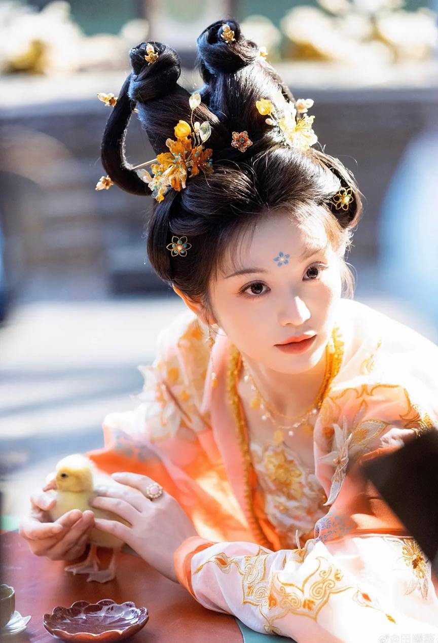 周榜速递：胡军《归队》4.84亿领跑，田曦薇“武祯”登顶角色榜