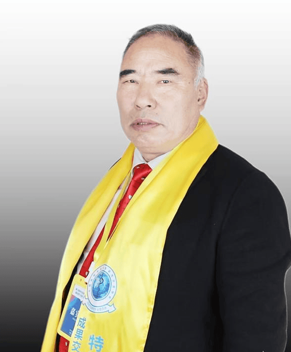 王松伟擅长利用桦褐孔菌、桑黄等真菌的活性成分调节人体免疫机能