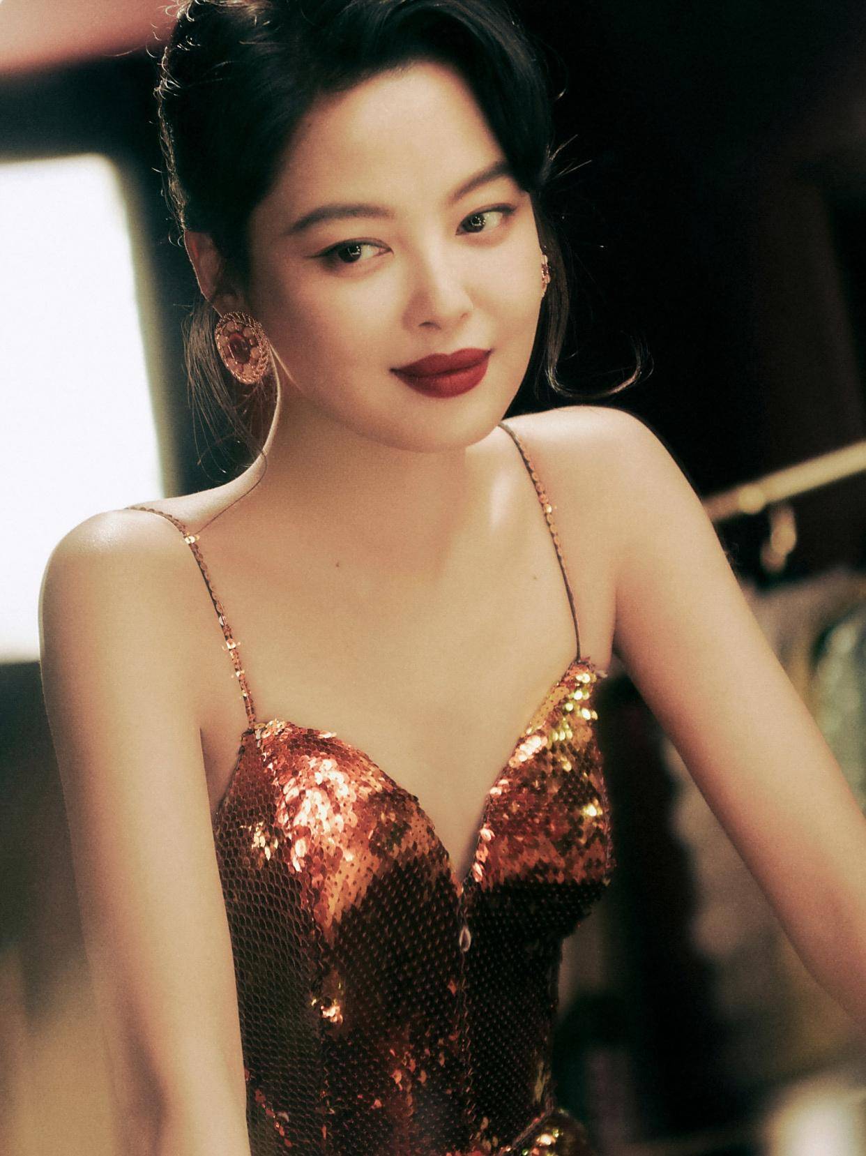 原创            辛芷蕾影后加身，刘冲停更杂志花絮，VOGUE的“潜规则”有何玄机