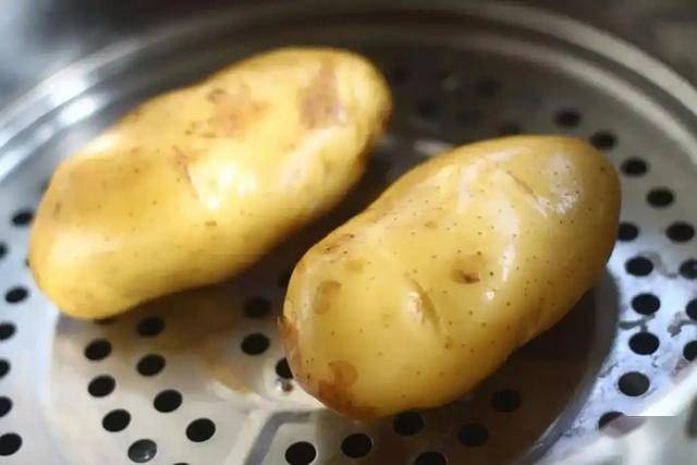 土豆再次成为焦点！调查发现：糖尿病患者多吃土豆，或有4个好处