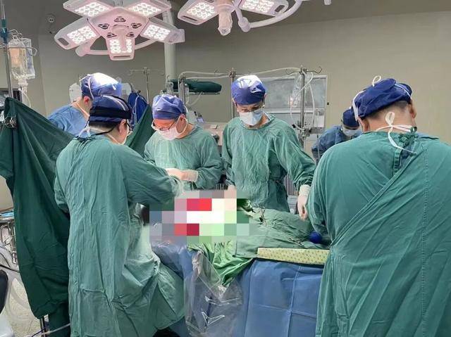 湘潭市首例！他们拿下高难度心脏手术……