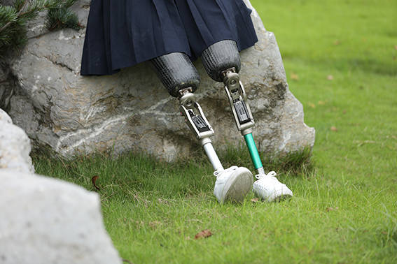 穿越无形之墙：如何摆脱穿戴假肢的心理障碍