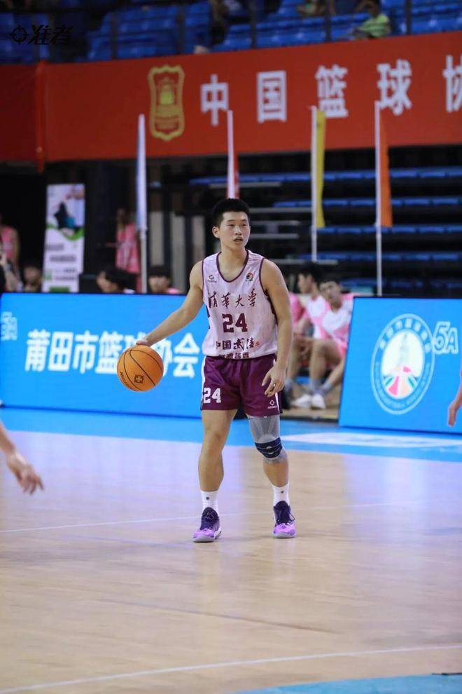 原创            从广东实验到清华男篮！9分1板5助3断，何文炜迎来清华首秀！