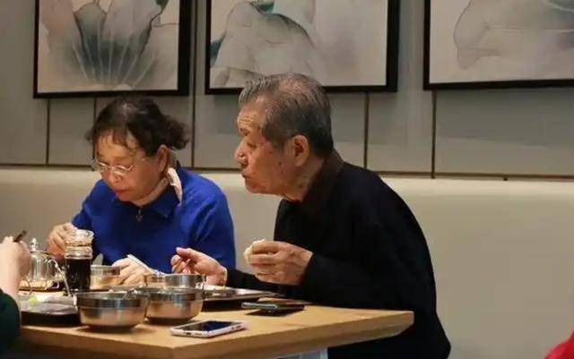 钾过低能致命！医生叹气：平时宁愿少吃点肉，也要多吃这5物补钾