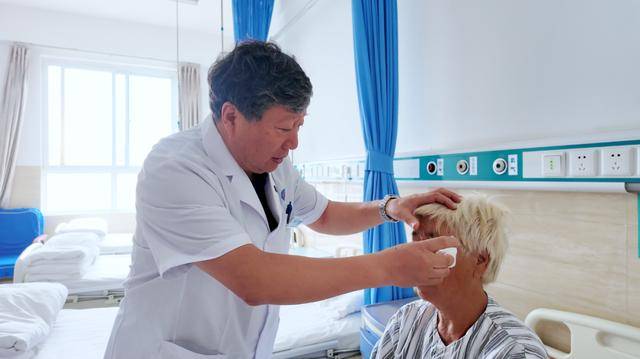 “看见了！看见了……”