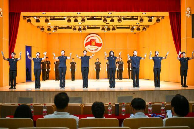 北京日报独家揭秘｜曾芯艺：拍子一挥，眼前就是画面！