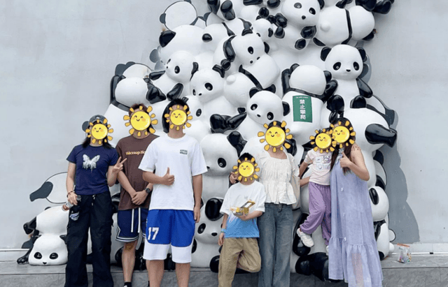 金秋见喜，清晰相伴！岳阳爱尔屈光会员熊猫馆参观活动圆满举行