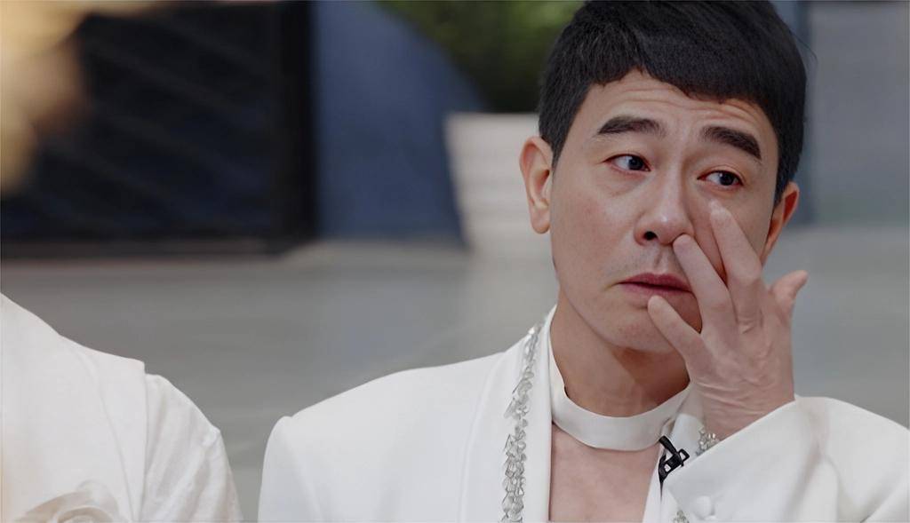 原创            《披哥5》李承铉哭上热搜，哥哥们不拼舞台拼哭戏，你看得下去吗