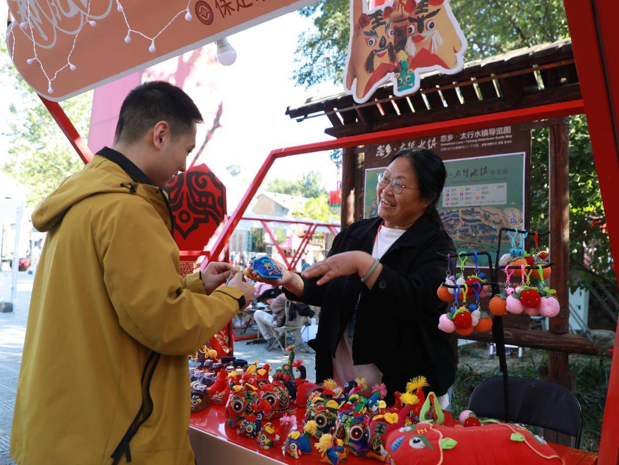 河北易县：匠心潮涌太行市集 传统艺术唱响易县