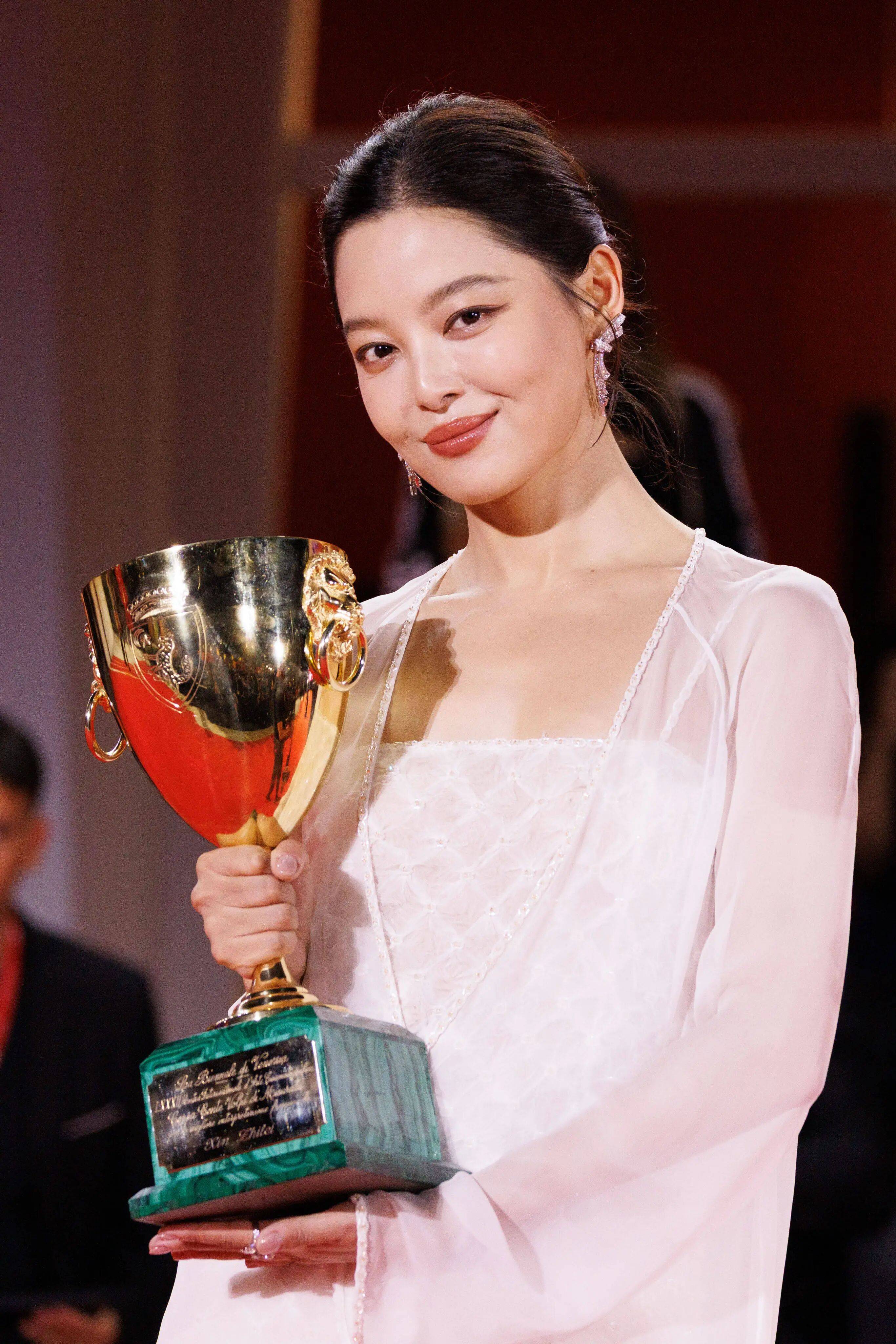 “影后”竟不是第一人选！辛芷蕾搭档张颂文，导演怎么想的？