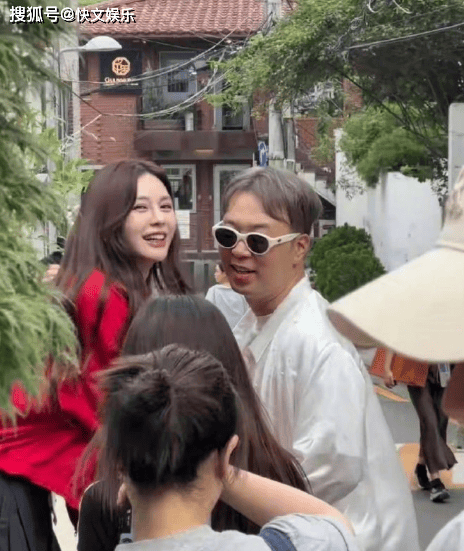 原创            杜海涛染银发认不出，被吐槽发量稀疏，他的年龄的确不小了
