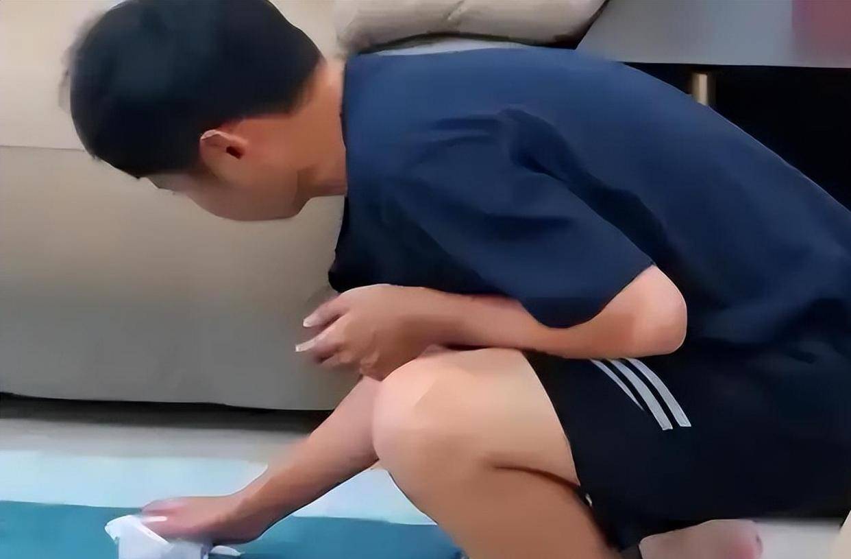 原创            钱再多也没用？从主持人到“精神病”，48岁李维嘉现状令人惋惜