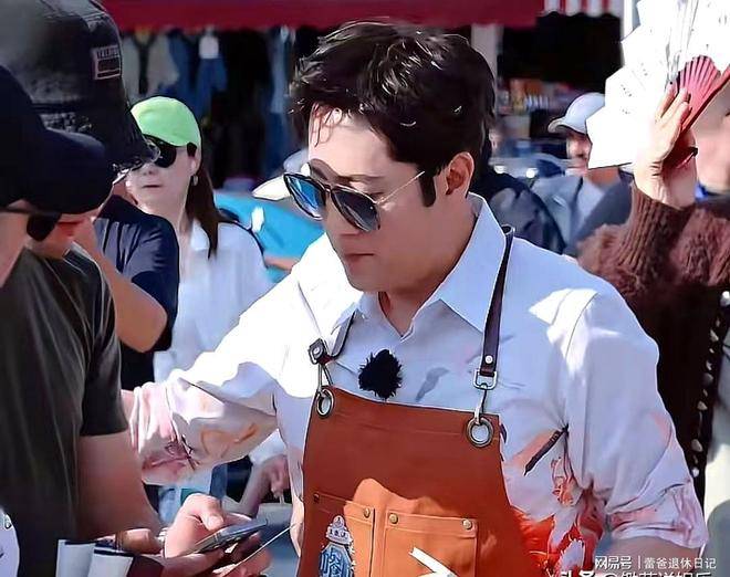 原创            心甘情愿步蔡国庆后尘，唐国强这是怎么了？