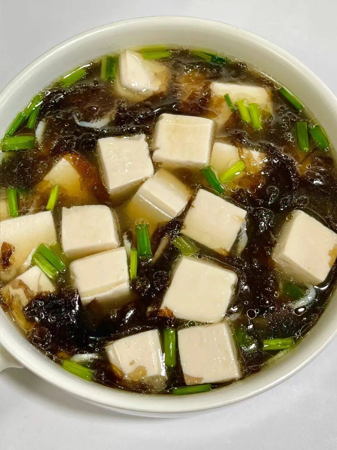 原创            立春后要“养骨”！少吃白菜土豆，多吃这3样，腿脚有劲，精神足！