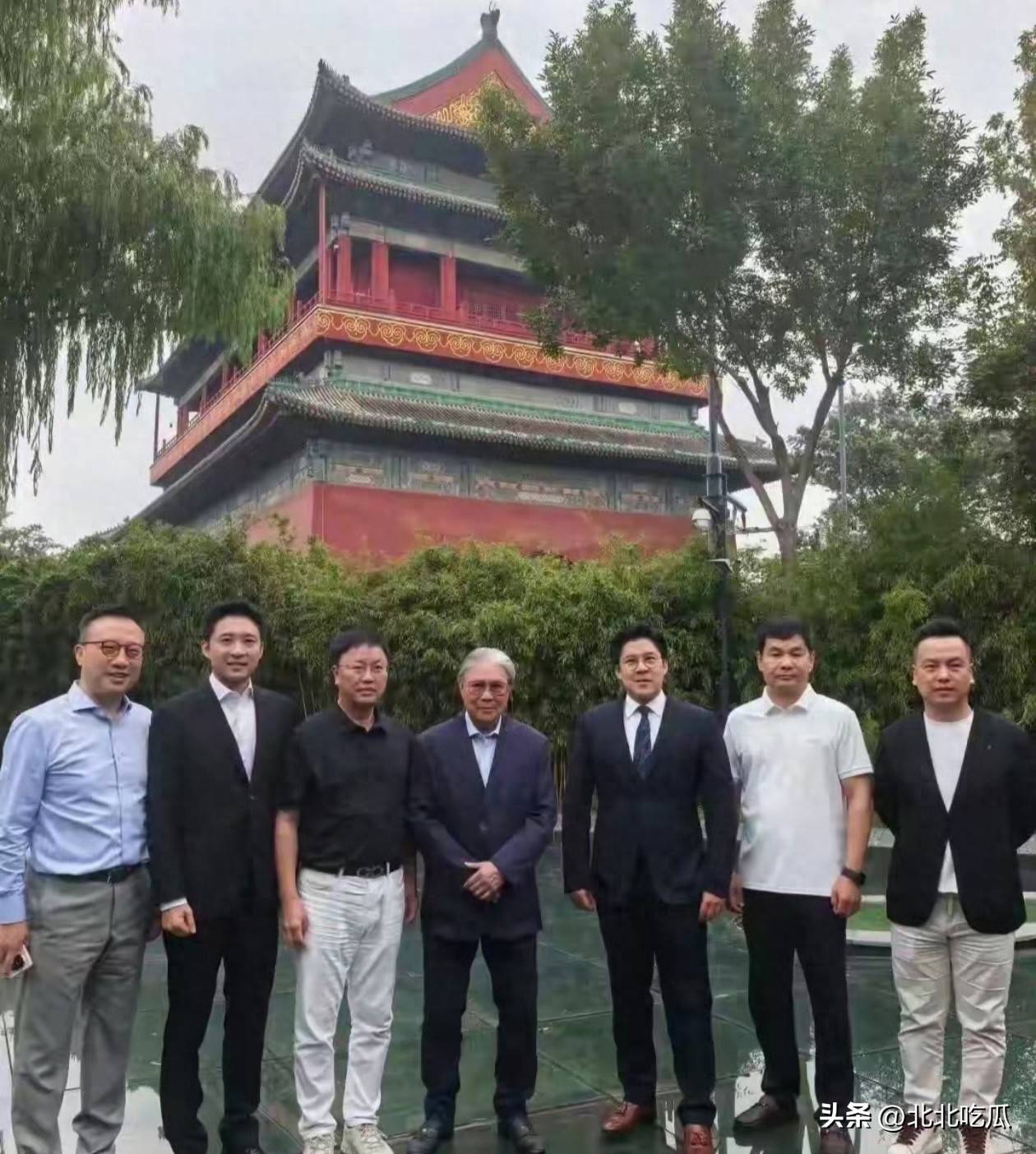 原创            霍启刚姚明同框，甄子丹杜江激动发言，吴千语夫妇晒照！