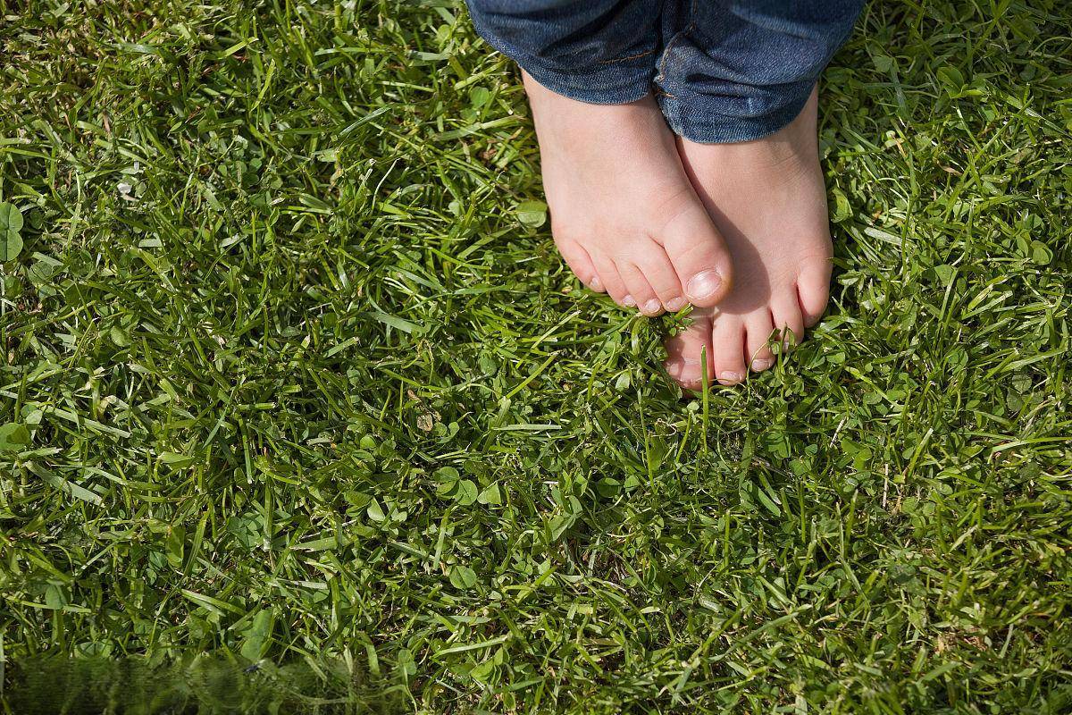 广州小米熊张福森医生科普：自闭症孩子为什么总捂耳朵怕吵闹？揭露自闭症感统失调的真相