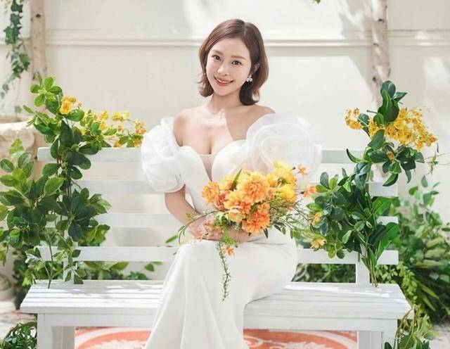 恭喜！TVB前人气女星举办婚礼，神秘老公终于露出庐山真面目