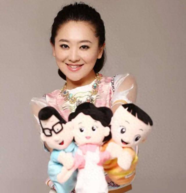 48岁央视主持人“月亮姐姐”，官宣新身份