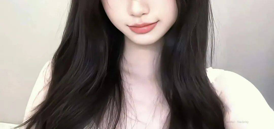 虞书欣真疯了？被揭穿“假粉丝”摆拍，精神状态成谜！