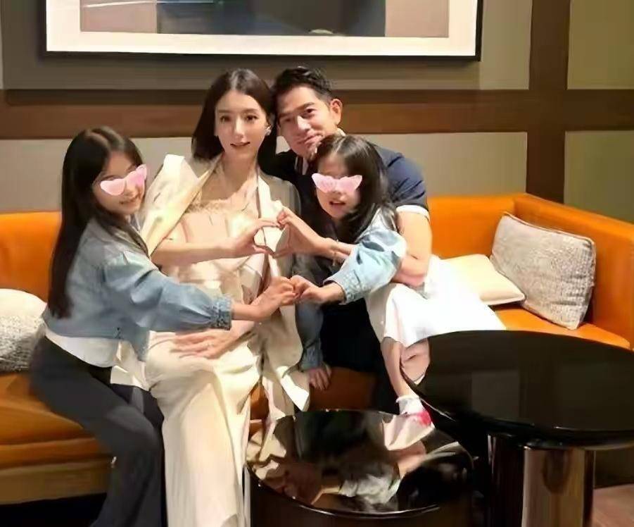 原创            熊黛林怎么也没想到,方媛产后一细节,彻底撕碎了她的体面