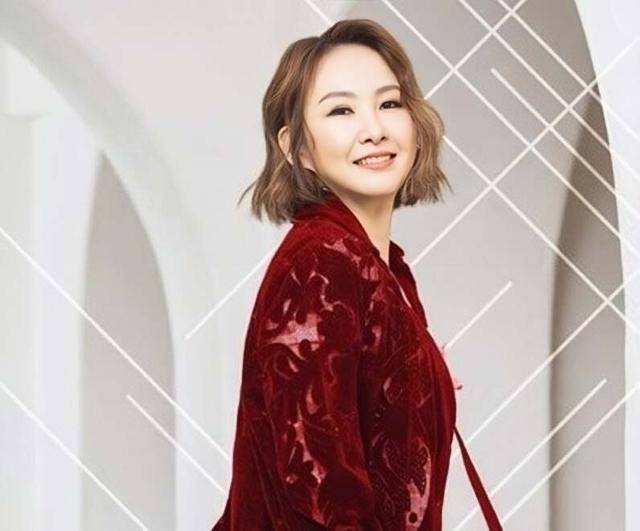 突发！香港知名歌手公开发声明追债，未婚生子不介意男友找新伴侣