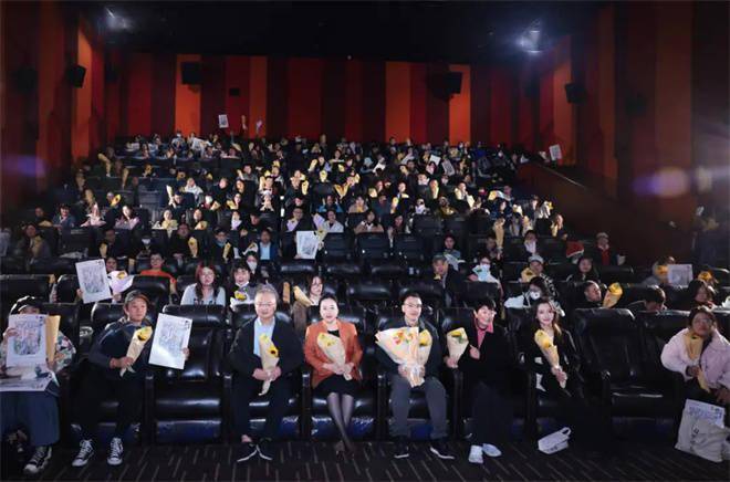 屡获国际大奖，终于等到这部《胡阿姨的花园》！