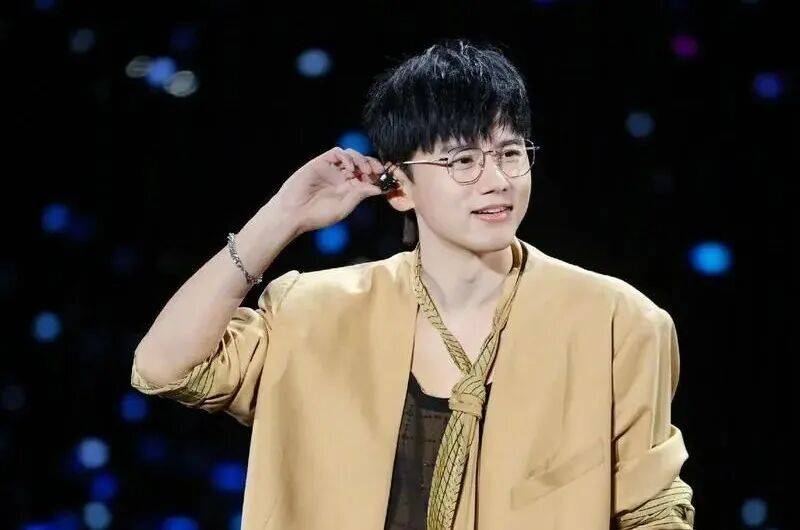 【2025.10.2】杨采钰结婚？明星法令纹困扰？张新成王玉雯有情况？ 张杰演唱会工作？严浩翔客串千里江山图？张X峰被封S？