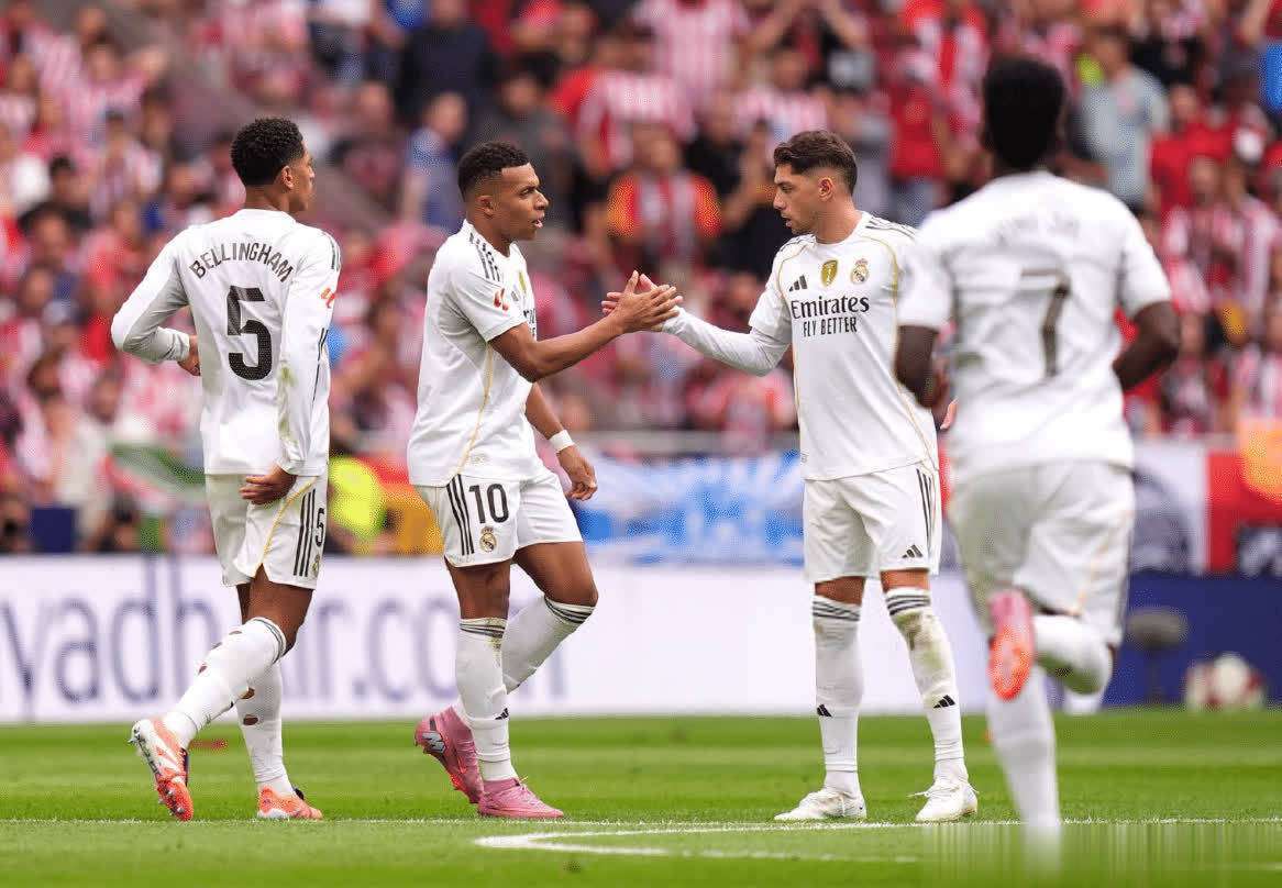 原创            2：5！小蜘蛛任意球世界波，姆巴佩难救主，皇马7连胜德比终结