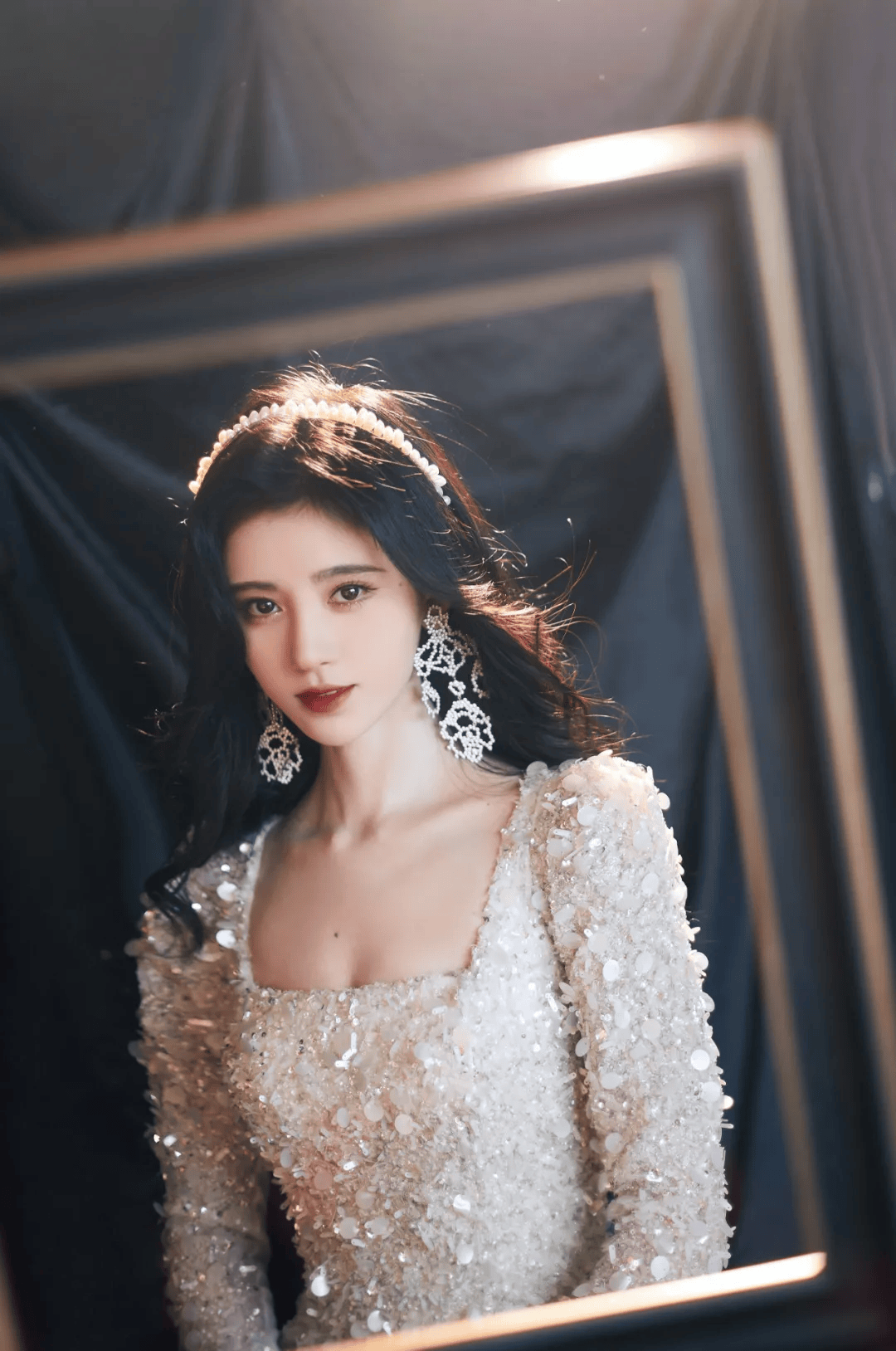 鞠婧祎，绝色美女，曲线玲珑，性感写真壁纸