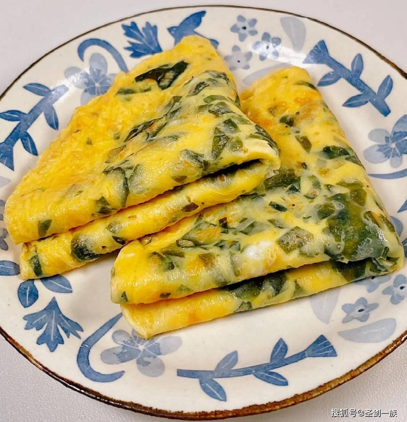 秋天中老年人要多吃这8种食物，补钙祛湿强免疫，腿脚更有劲