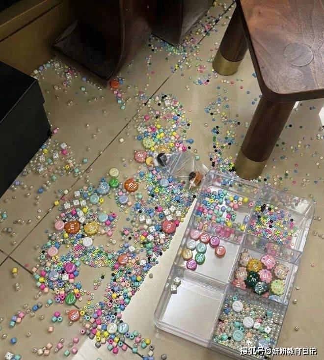 “女儿烂掉了”，一盒廉价珠宝，让母亲彻底看清高三女儿的真面目